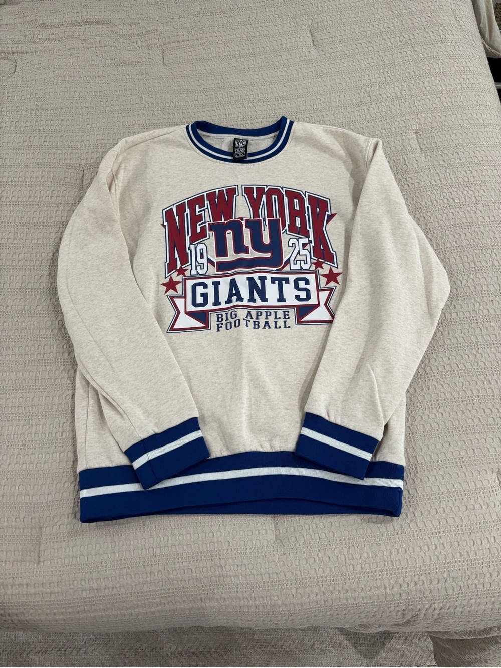 New York Giants Sweatshirt - Official NFL BRAND NEW Size Women’s Medium